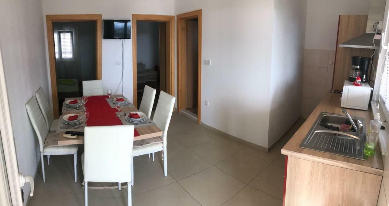 Apartmani Kulas Pakoštane Exteriér fotografie