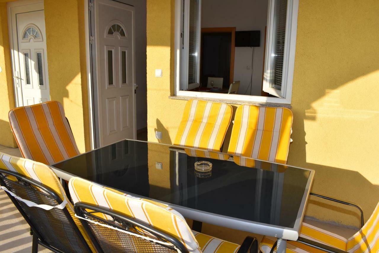 Apartmani Kulas Pakoštane Exteriér fotografie